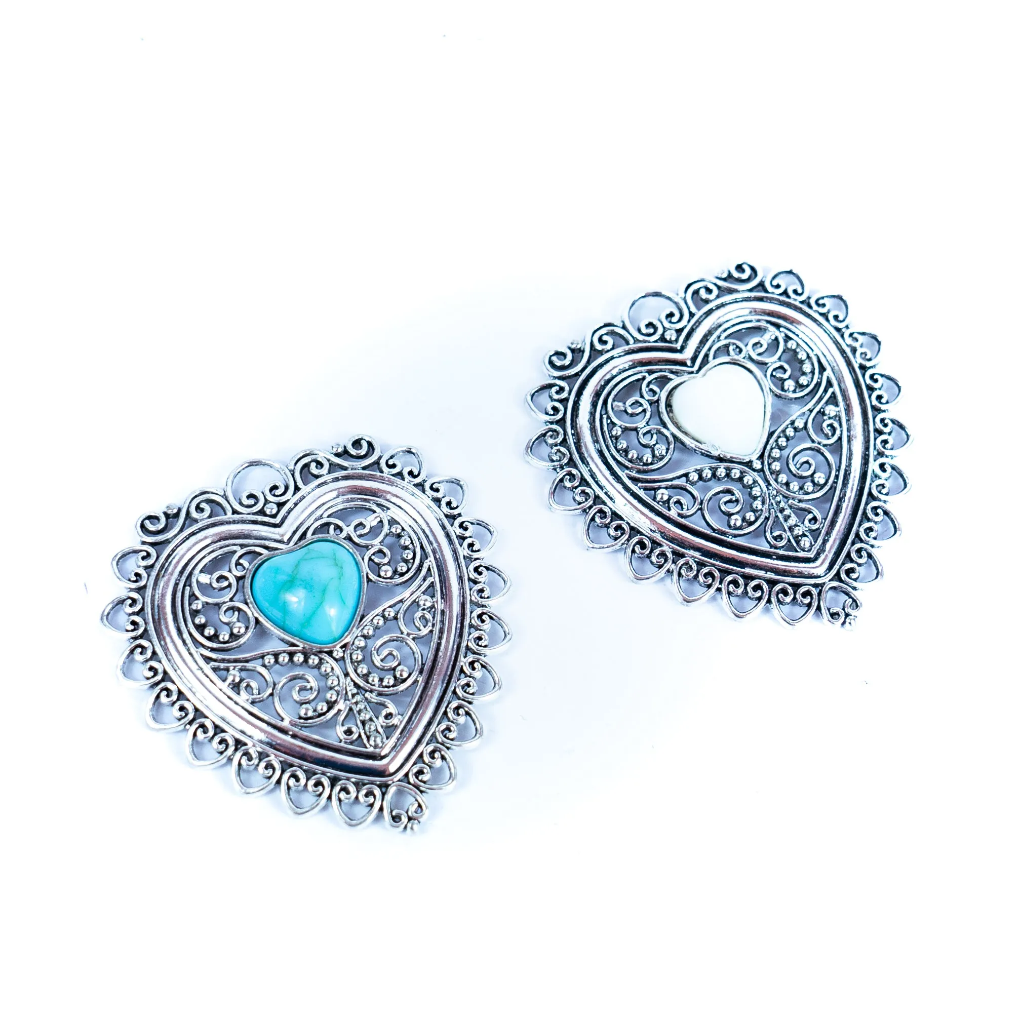 3pcs antique silver An alloy tag with a heart shape inlaid with shells or turquoise in the middle jewelry finding suppliers D-3-550