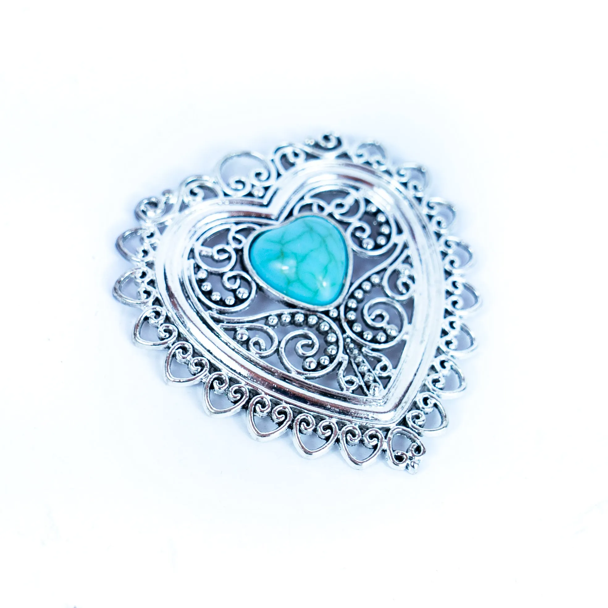 3pcs antique silver An alloy tag with a heart shape inlaid with shells or turquoise in the middle jewelry finding suppliers D-3-550