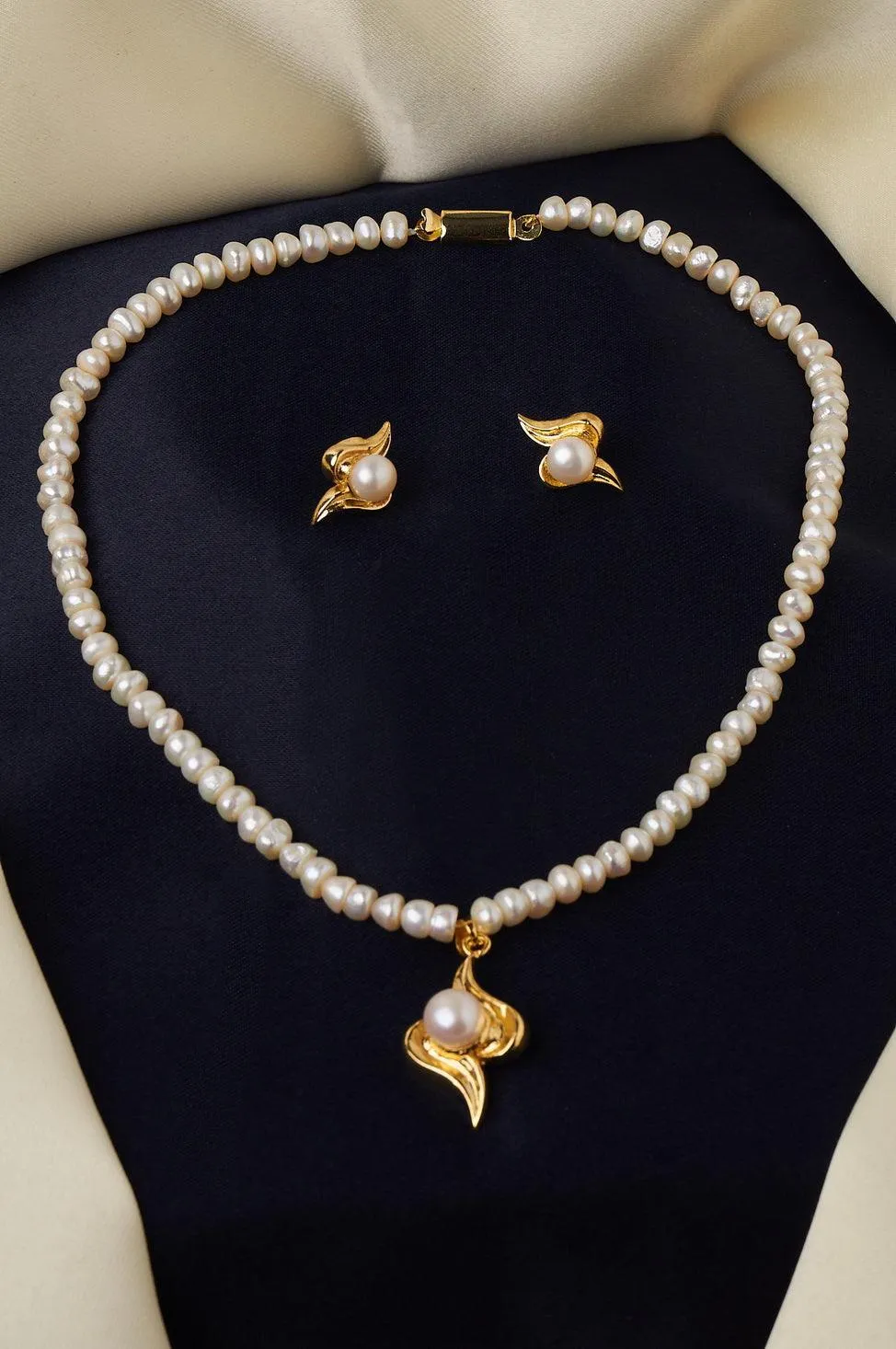 Elegant Real Pearl Necklace Set