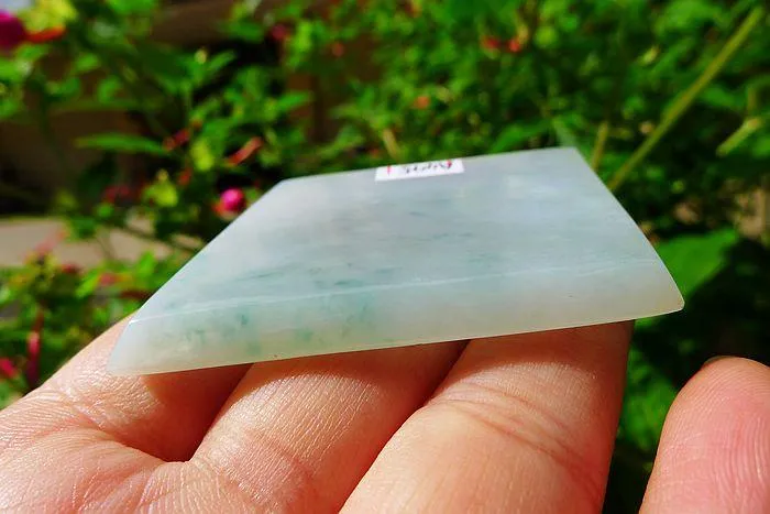 Natural Jade Rough Jadeite Raw (33g,5.3X3.9X0.5cm)