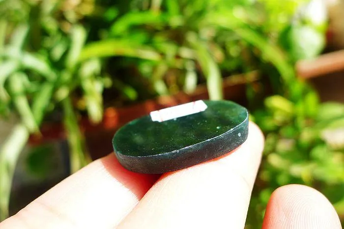 Natural Jade Rough Jadeite Raw (5.6g,2.65X1.8X0.4cm)