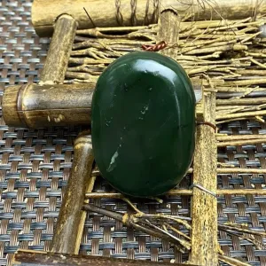 Natural Kunlun Jade Rough Nephrite Raw (59g,5.0X3.6X1.5cm)