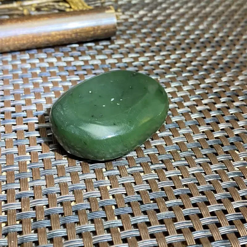 Natural Kunlun Jade Rough Nephrite Raw (59g,5.0X3.6X1.5cm)