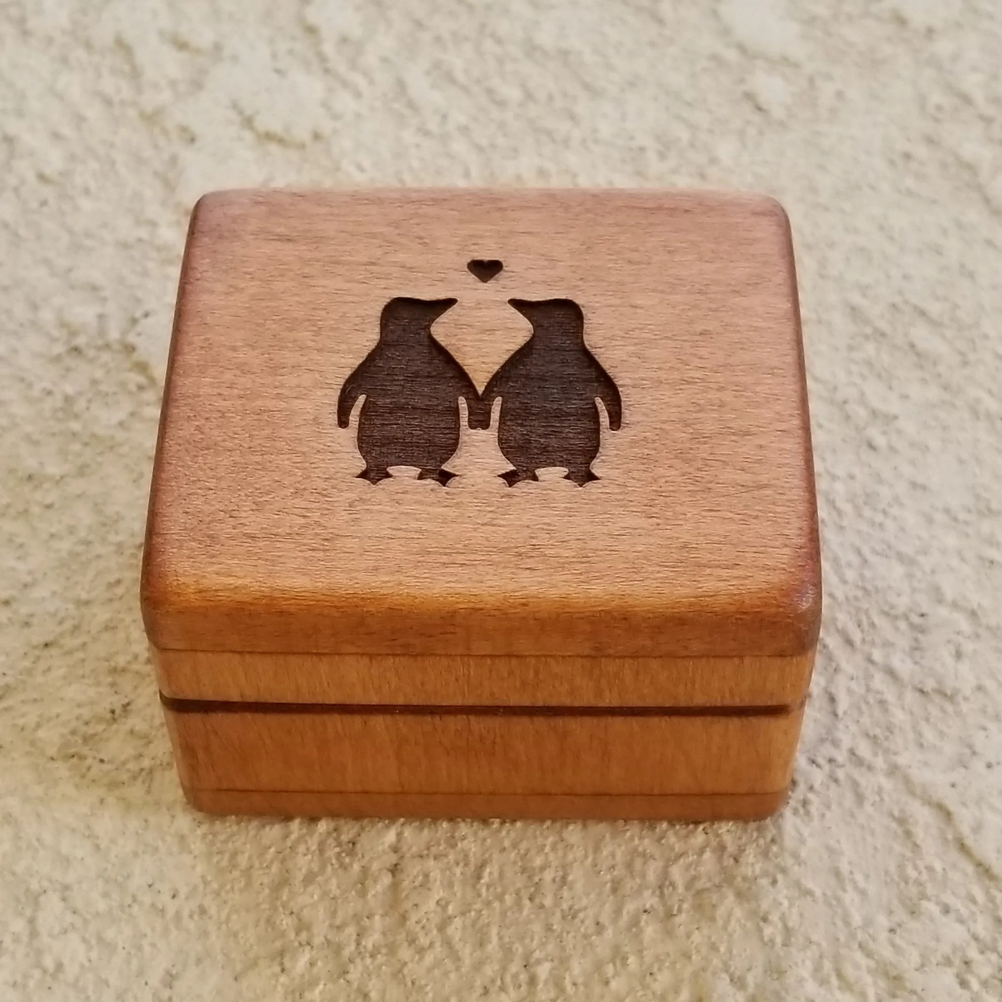 Penguins ring box