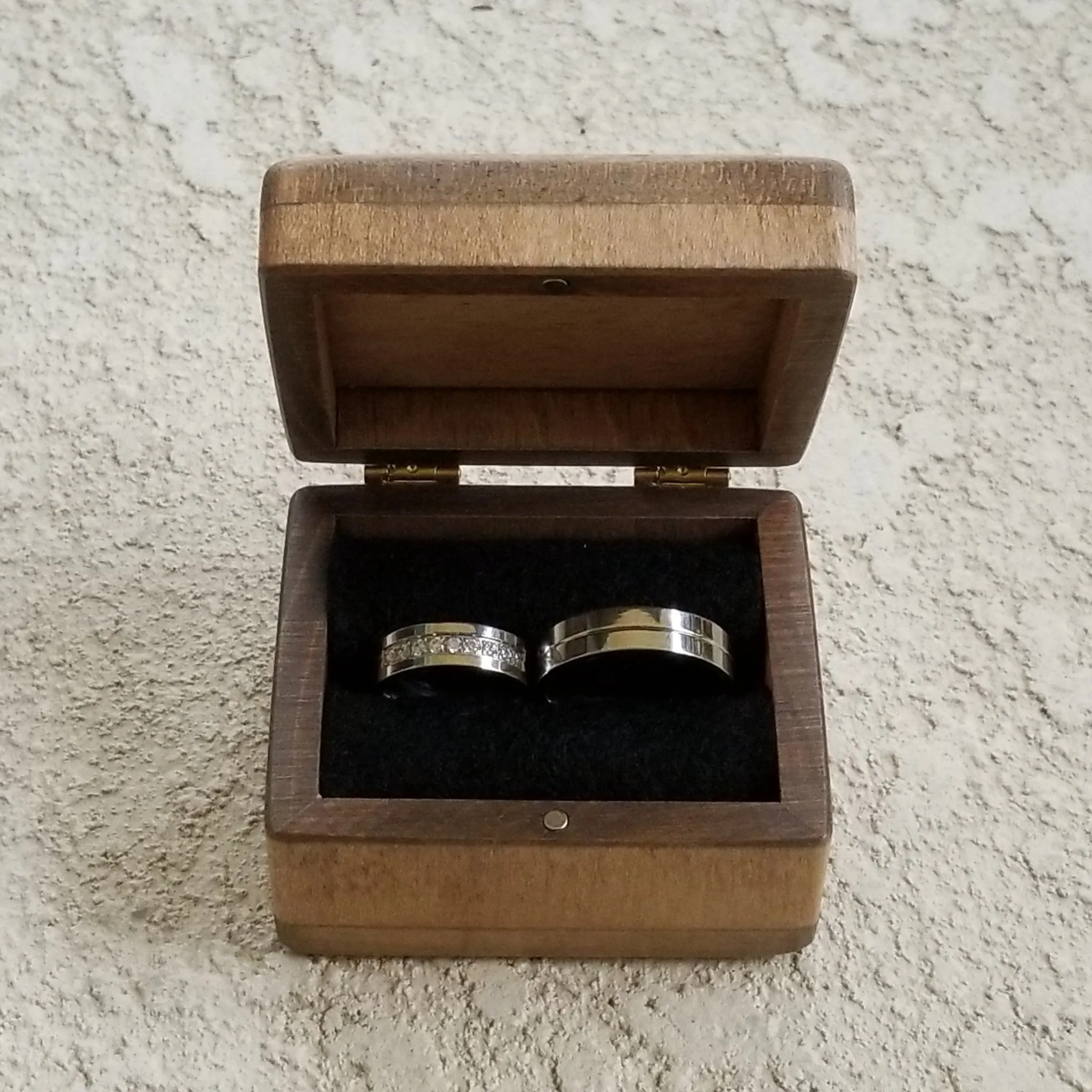 Penguins ring box