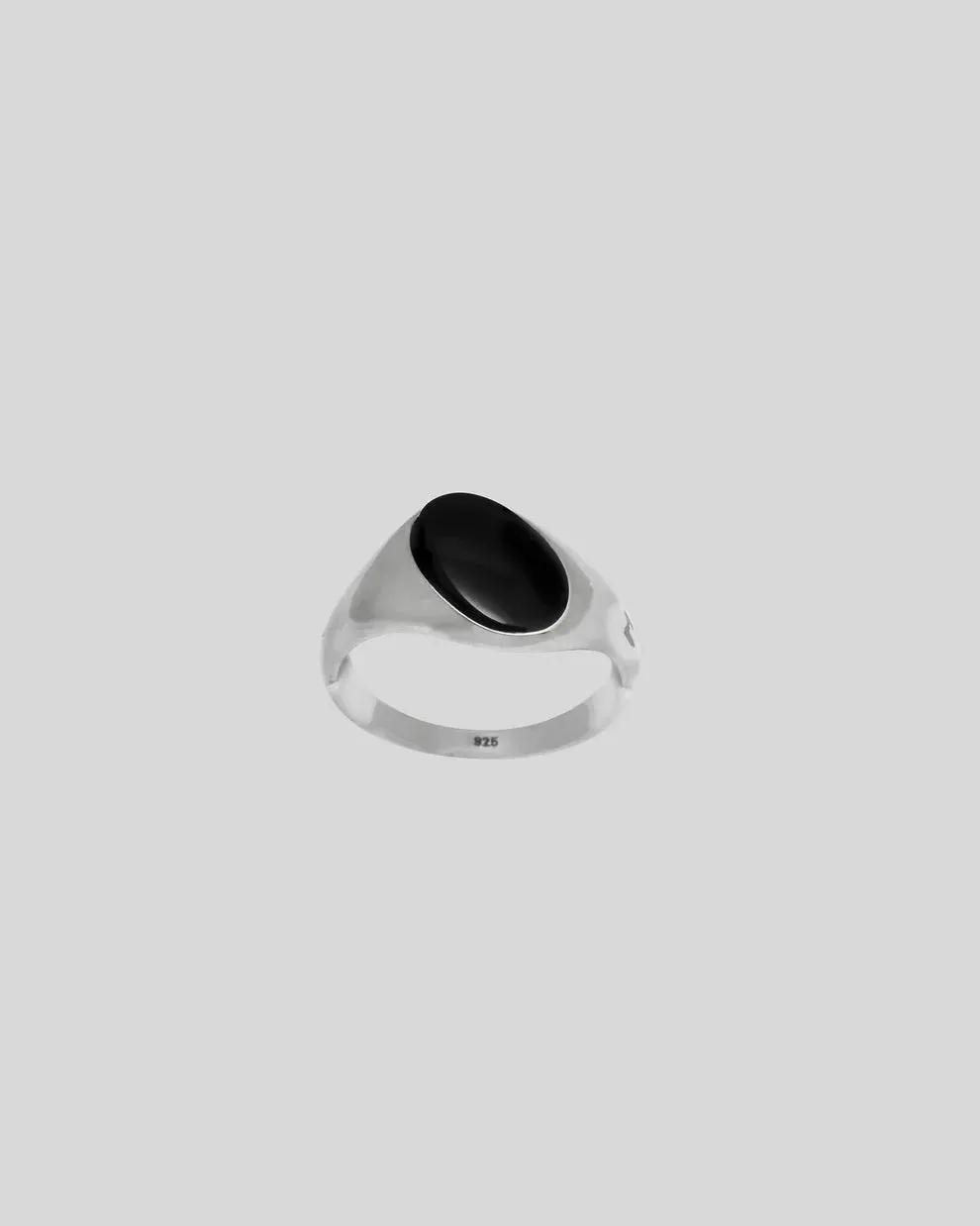 Twisted signet 101 Black onyx