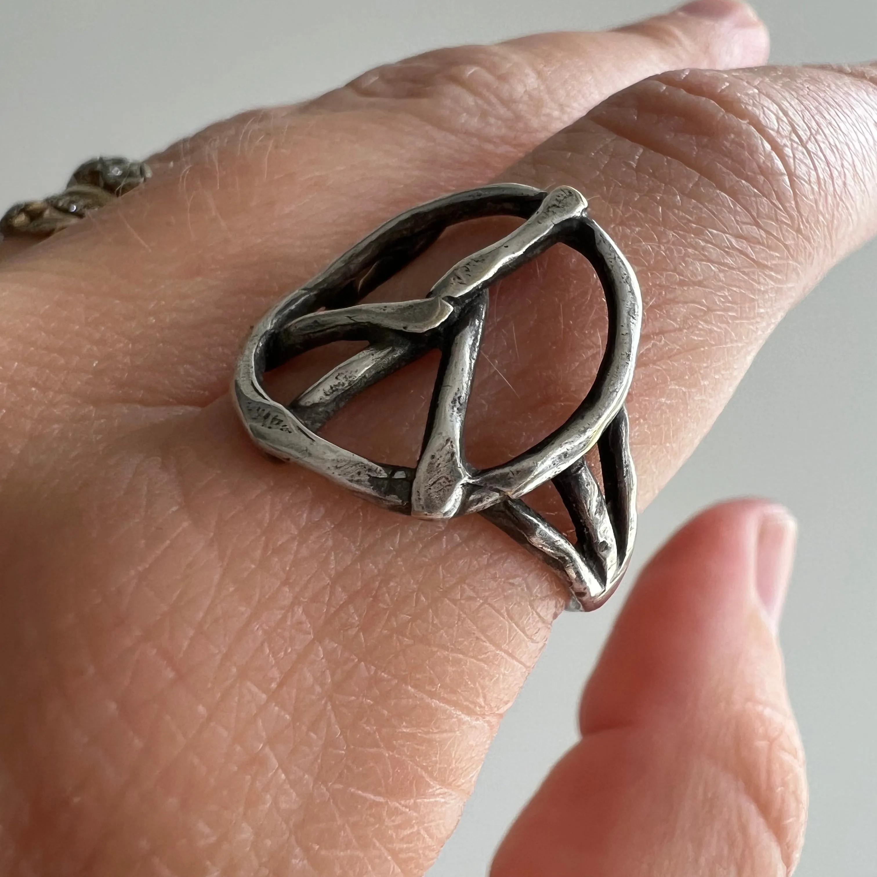 V I N T A G E // a prayer for peace / sterling silver artisan peace sign ring / size 8.25-8.5