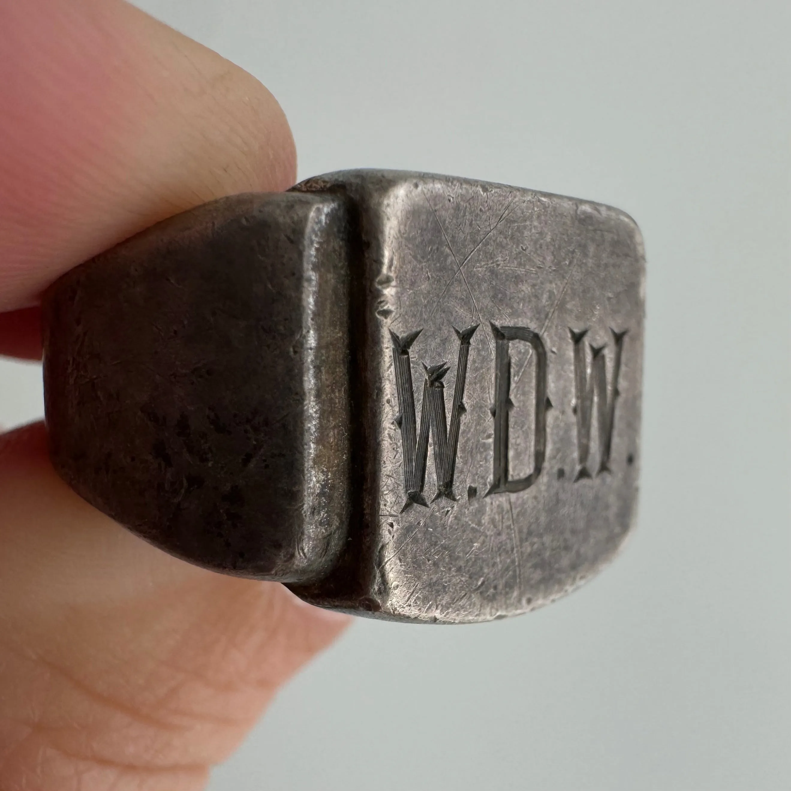 V I N T A G E // retro WDW / sterling silver WDW initial signet ring / size 8.5-8.75