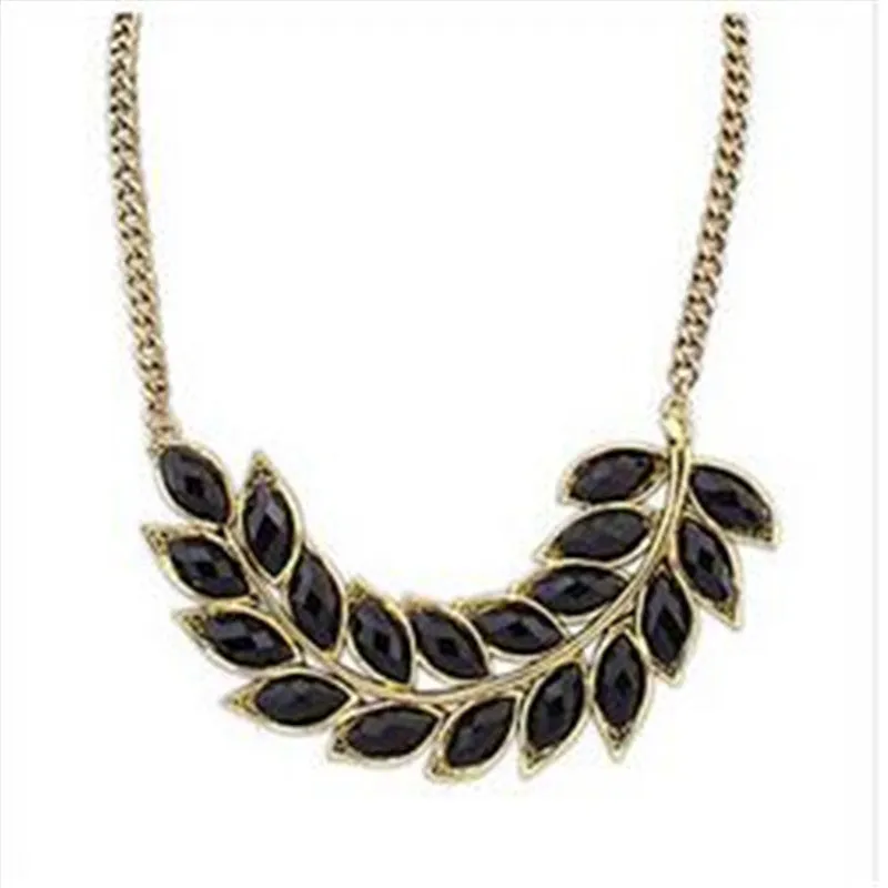 VintageLeaf Choker Necklace For Women